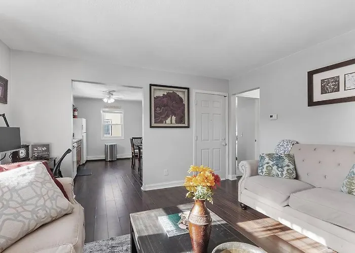 Tranquil 2Br Apt Ne Mpls - 8073 Apt 4