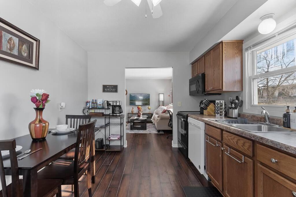 Apartment Tranquil 2br Ne Mpls - 8073 4